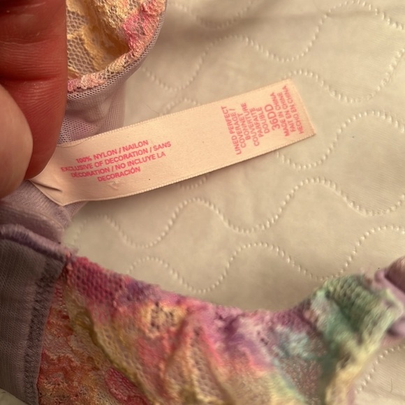 Victoria’s Secret Lined Perfect Coverage pastel tie dye lace bra - Picture 7 of 13